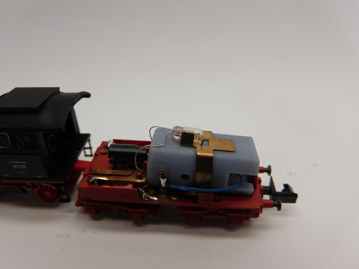 micromotor NA033F  motor ombouwset voor Arnold BR 18.4 (Motor in de tender), BR 18.5 , BR36, S 3/6 (Motor in de tender), KPEV P4, SNCF 231, SNCB reeks 3649